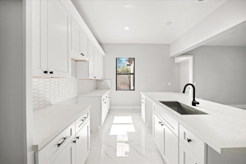 House in Lehigh Acres, Florida 4 bedrooms, 171.13 sq.m. № 1870956 - photo 16
