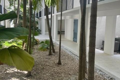 Снять в аренду квартиру в Ки-Бискейн, Флорида 1 спальня, 90.3м2, № 1991703 - фото 28