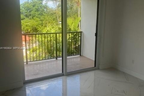 Снять в аренду квартиру в Ки-Бискейн, Флорида 1 спальня, 90.3м2, № 1991703 - фото 5