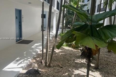 Снять в аренду квартиру в Ки-Бискейн, Флорида 1 спальня, 90.3м2, № 1991703 - фото 29