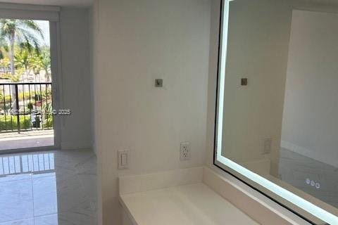 Снять в аренду квартиру в Ки-Бискейн, Флорида 1 спальня, 90.3м2, № 1991703 - фото 19