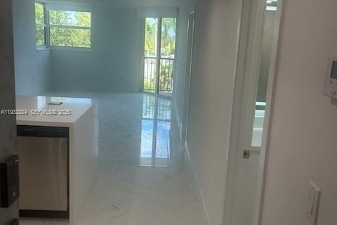 Снять в аренду квартиру в Ки-Бискейн, Флорида 1 спальня, 90.3м2, № 1991703 - фото 1