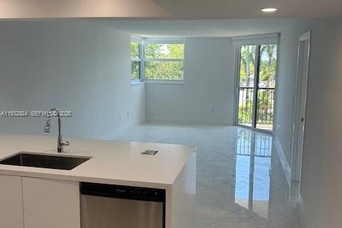 Снять в аренду квартиру в Ки-Бискейн, Флорида 1 спальня, 90.3м2, № 1991703 - фото 24