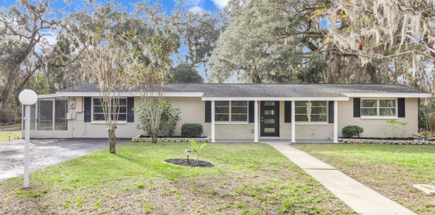 House in Crystal River, Florida 3 bedrooms, 134.52 sq.m. № 1757459