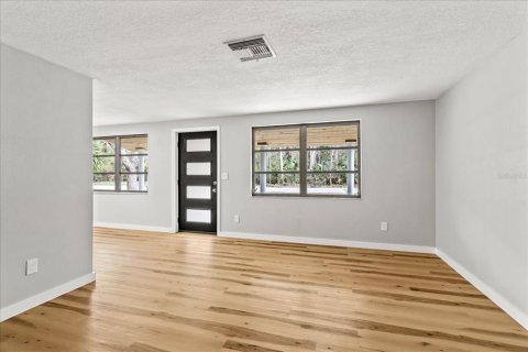 House in Crystal River, Florida 3 bedrooms, 134.52 sq.m. № 1757459 - photo 11