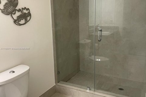 Купить кондоминиум в Дорал, Флорида 1 спальня, 60.48м2, № 1861409 - фото 10