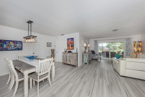 House in Nokomis, Florida 2 bedrooms, 150.87 sq.m. № 1509929 - photo 6