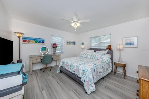 House in Nokomis, Florida 2 bedrooms, 150.87 sq.m. № 1509929 - photo 21