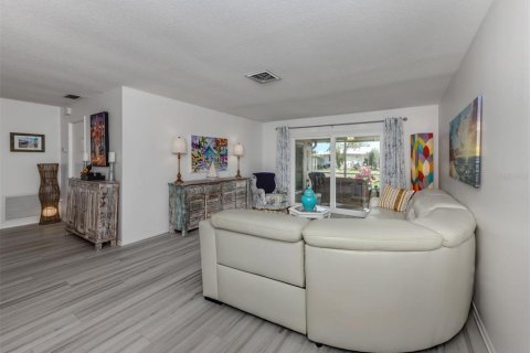 House in Nokomis, Florida 2 bedrooms, 150.87 sq.m. № 1509929 - photo 9