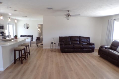 House in Port Charlotte, Florida 3 bedrooms, 134.62 sq.m. № 1674009 - photo 14
