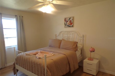 House in Port Charlotte, Florida 3 bedrooms, 134.62 sq.m. № 1674009 - photo 21