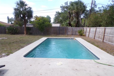 House in Port Charlotte, Florida 3 bedrooms, 134.62 sq.m. № 1674009 - photo 8