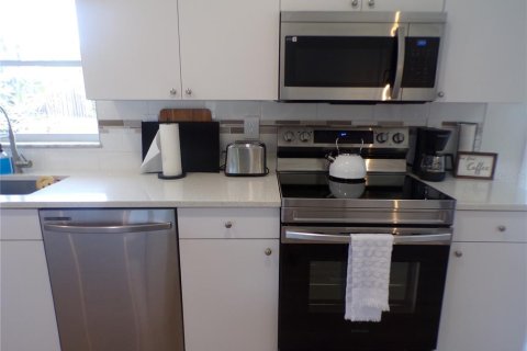 House in Port Charlotte, Florida 3 bedrooms, 134.62 sq.m. № 1674009 - photo 4