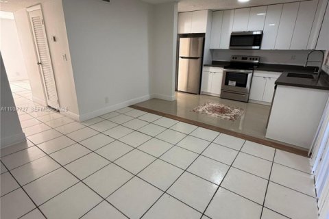Condominio en Lauderhill, Florida, 3 dormitorios  № 2025976