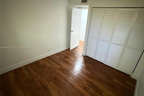 Condominio en alquiler en Lauderhill, Florida, 3 dormitorios, 120.59 m2 № 2025976 - foto 10