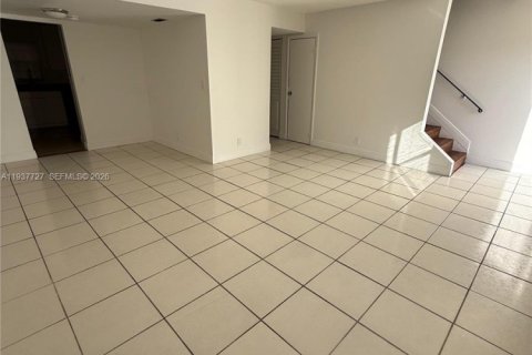 Condominio en alquiler en Lauderhill, Florida, 3 dormitorios, 120.59 m2 № 2025976 - foto 4