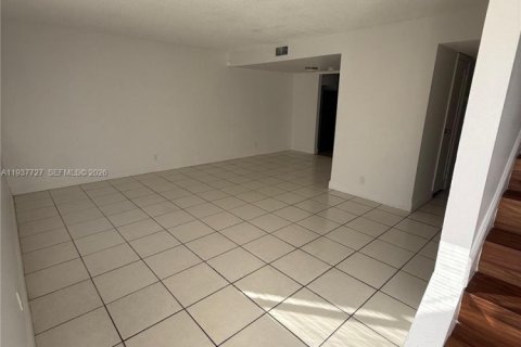 Condominio en alquiler en Lauderhill, Florida, 3 dormitorios, 120.59 m2 № 2025976 - foto 3