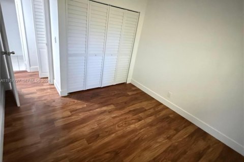 Condominio en alquiler en Lauderhill, Florida, 3 dormitorios, 120.59 m2 № 2025976 - foto 9