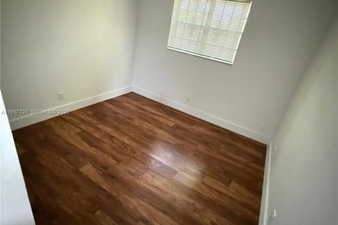 Condominio en alquiler en Lauderhill, Florida, 3 dormitorios, 120.59 m2 № 2025976 - foto 14