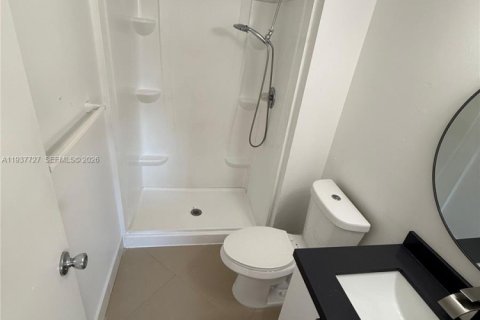 Condominio en alquiler en Lauderhill, Florida, 3 dormitorios, 120.59 m2 № 2025976 - foto 19