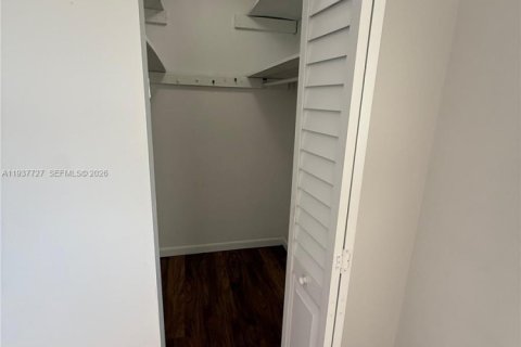 Condominio en alquiler en Lauderhill, Florida, 3 dormitorios, 120.59 m2 № 2025976 - foto 15