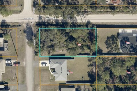House in DeLand, Florida 3 bedrooms, 129.97 sq.m. № 2218383 - photo 4