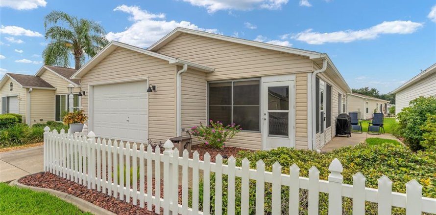Casa en The Villages, Florida 1 dormitorio, 89.28 m2 № 1846820