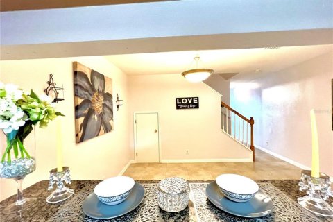 Townhouse in Valrico, Florida 2 bedrooms, 144.93 sq.m. № 1899483 - photo 3