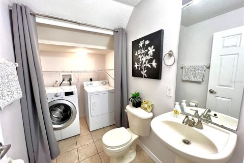 Townhouse in Valrico, Florida 2 bedrooms, 144.93 sq.m. № 1899483 - photo 8