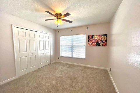 Townhouse in Valrico, Florida 2 bedrooms, 144.93 sq.m. № 1899483 - photo 15