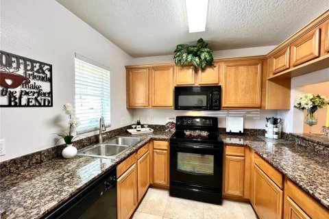 Townhouse in Valrico, Florida 2 bedrooms, 144.93 sq.m. № 1899483 - photo 2
