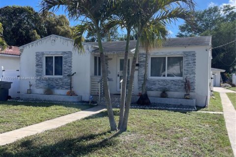 Villa ou maison à vendre à Hollywood, Floride: 2 chambres, 85.93 m2 № 1981218 - photo 6