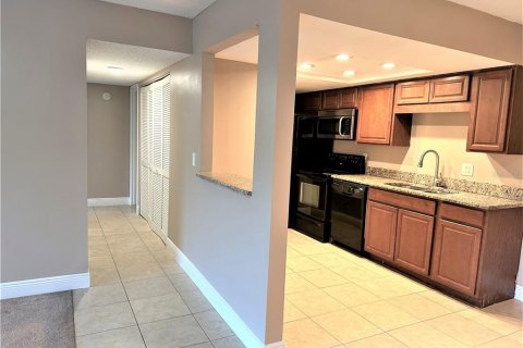 Condo in Orlando, Florida, 2 bedrooms № 2102363 - photo 16
