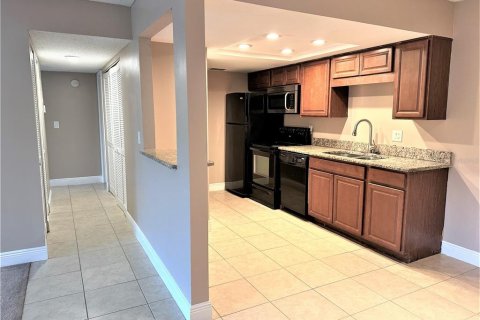 Condo in Orlando, Florida, 2 bedrooms № 2102363 - photo 6