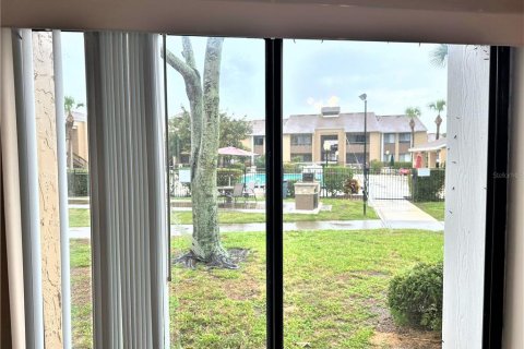Condo in Orlando, Florida, 2 bedrooms № 2102363 - photo 14