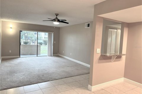 Condo in Orlando, Florida, 2 bedrooms № 2102363 - photo 5