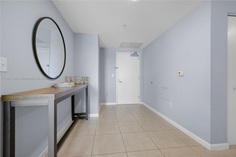 Condominio en venta en Miami, Florida, 2 dormitorios, 110.55 m2 № 1744028 - foto 11