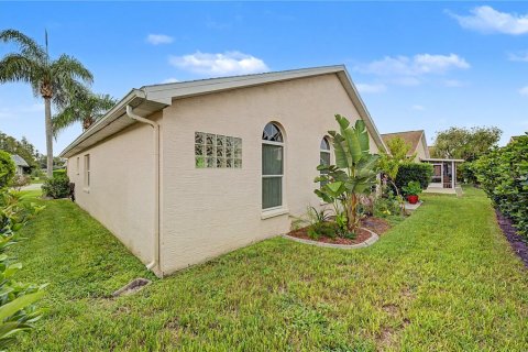 Villa ou maison à vendre à New Port Richey, Floride: 2 chambres, 149.2 m2 № 2339009 - photo 24
