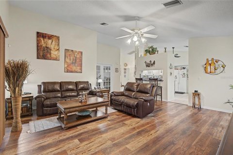 Villa ou maison à vendre à New Port Richey, Floride: 2 chambres, 149.2 m2 № 2339009 - photo 5