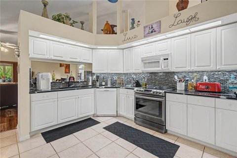 Villa ou maison à vendre à New Port Richey, Floride: 2 chambres, 149.2 m2 № 2339009 - photo 10