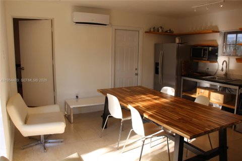 Casa en alquiler en Miami, Florida, 2 dormitorios, 57.6 m2 № 2009156 - foto 9