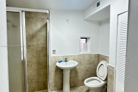 Casa en alquiler en Hollywood, Florida, 3 dormitorios, 107.4 m2 № 1887377 - foto 7
