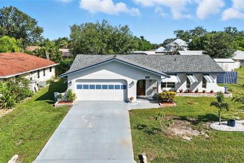 Casa en venta en Port Charlotte, Florida, 2 dormitorios, 127.28 m2 № 1852941 - foto 1