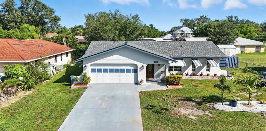 Casa en Port Charlotte, Florida 2 dormitorios, 127.28 m2 № 1852941