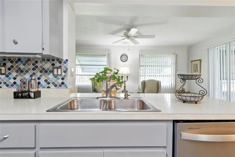 Villa ou maison à vendre à Port Charlotte, Floride: 2 chambres, 127.28 m2 № 1852941 - photo 19
