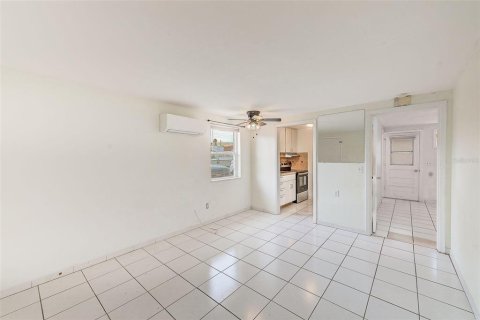 Casa en venta en Dunedin, Florida, 1 dormitorio, 43.76 m2 № 1542216 - foto 3