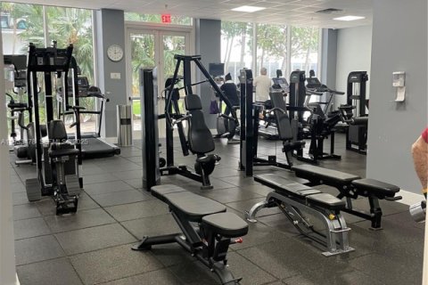 Condo in Hallandale Beach, Florida, 2 bedrooms  № 2035133 - photo 29