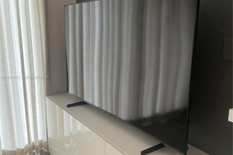 Condo in Hallandale Beach, Florida, 2 bedrooms  № 2035133 - photo 21