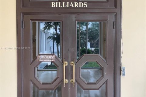 Condo in Hallandale Beach, Florida, 2 bedrooms  № 2035133 - photo 30