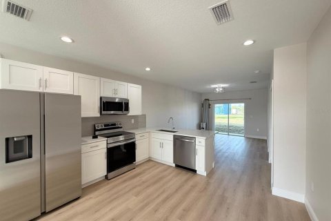 Propiedad comercial en venta en Port Charlotte, Florida, 6 dormitorios, 215.9 m2 № 1812721 - foto 8